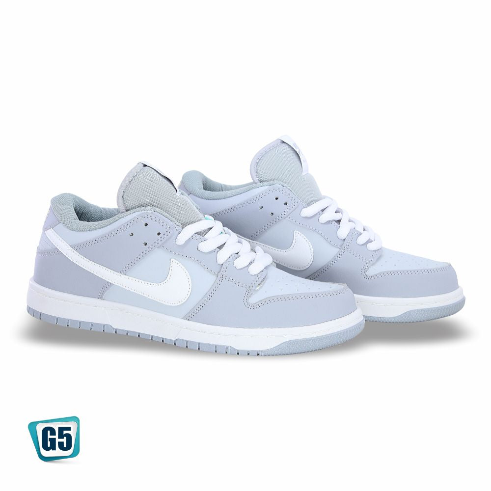 CALZADO URBANO NKE G520, Estilo DUNKLM, Color PURE PLATINUM, Corrida 25 - 30.